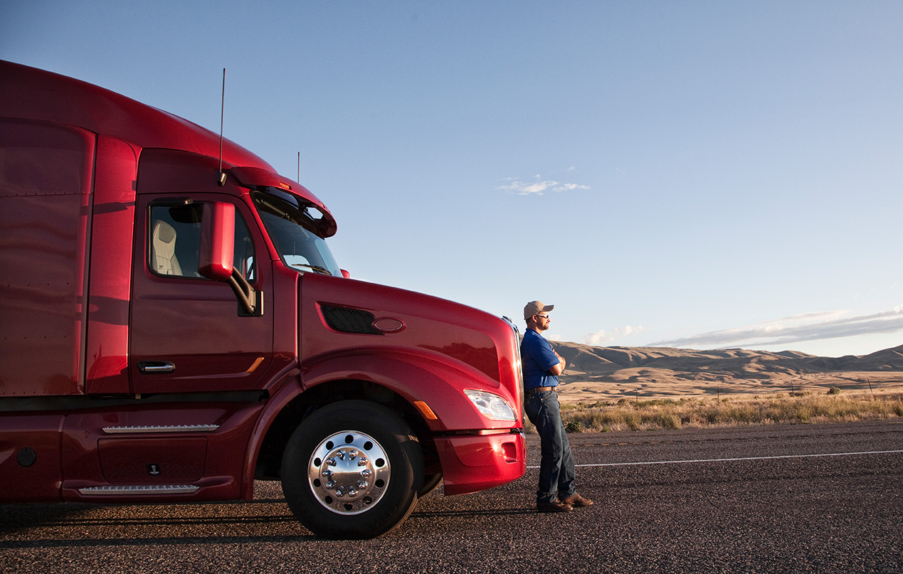 PLATOFF LOGISTICS INC tractor and dry van trailer on a planned route